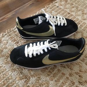 Nike Sneakers Sz 9